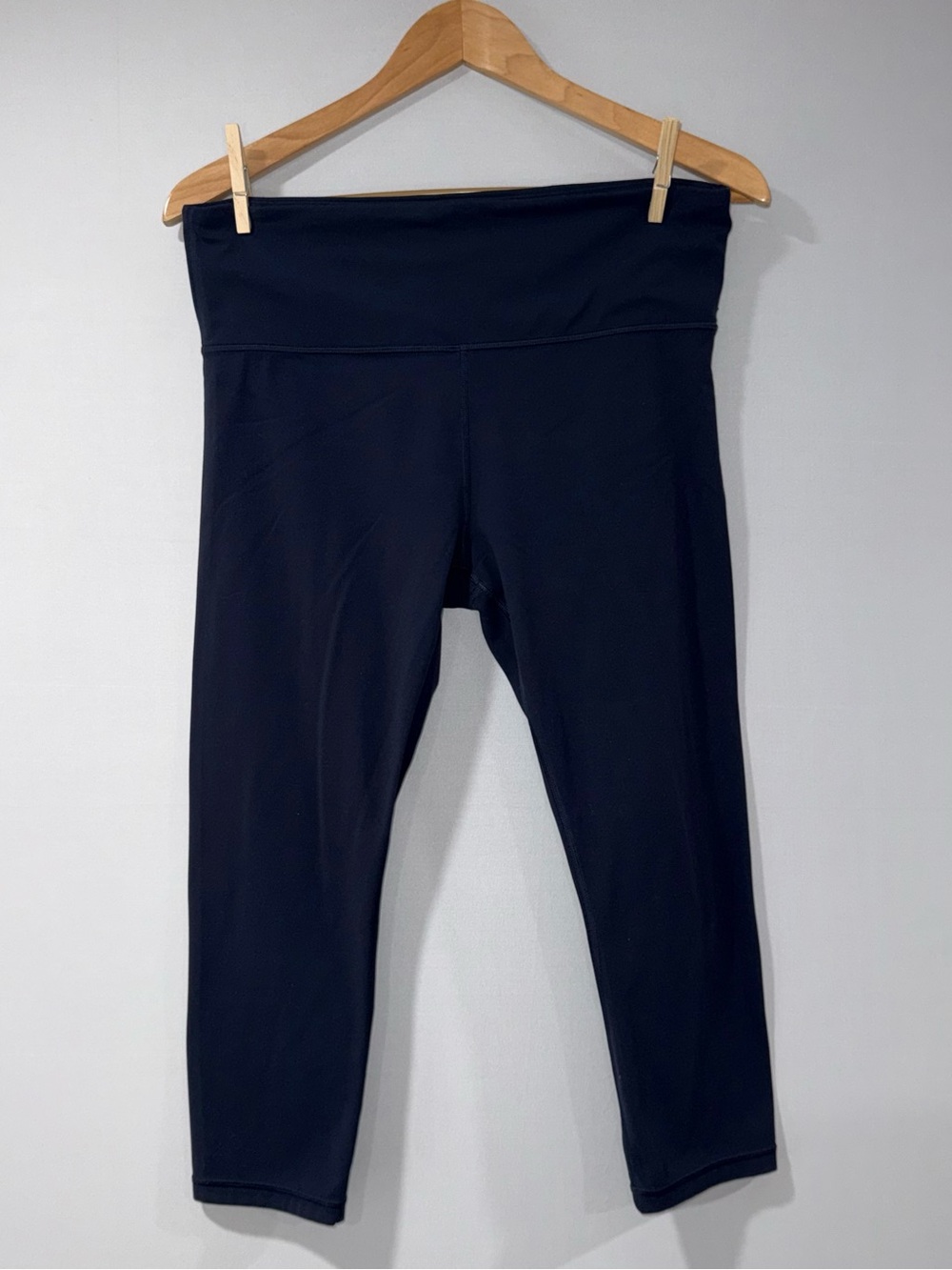 Athleta Elation Capri Leggings | Size L